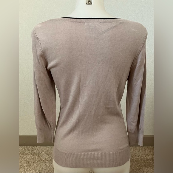 H&M very light purple button up sweater! - Picture 2 of 4